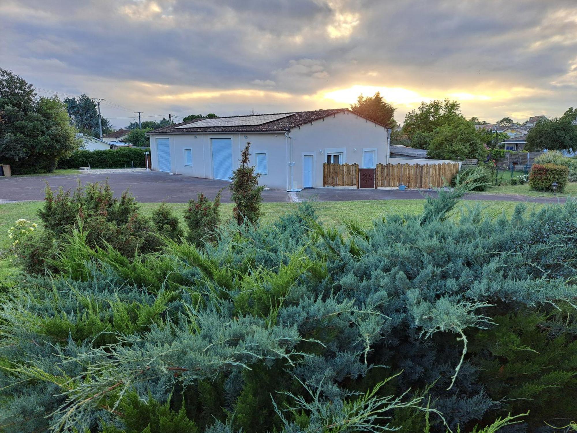 Villa A La Source à Saint-Medard-de-Guizieres Extérieur photo