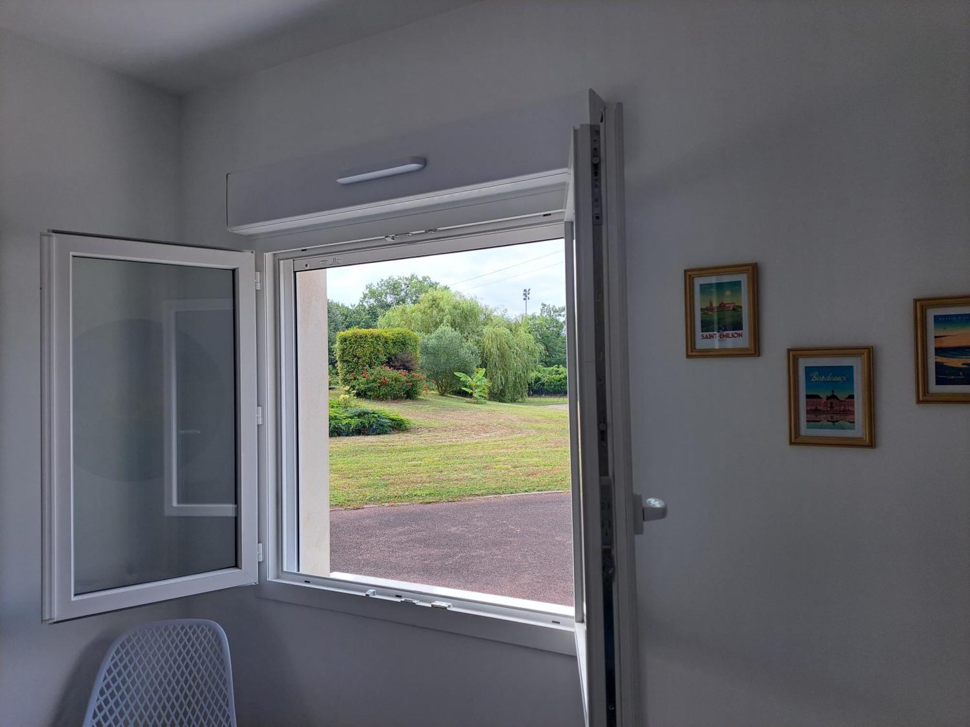 Villa A La Source à Saint-Medard-de-Guizieres Extérieur photo